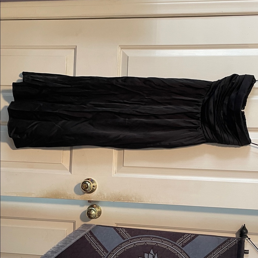 Elegant Black Midi Strapless Dress